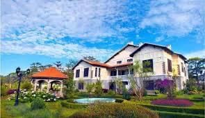 Biệt thự sân vườn mới đẹp có 12PN, view đồi thông. Khu biệt thự An Sơn, gần Dinh III, Thành phố Đà Lạt, cách Hồ Xuân Hương, chợ Đà Lạt 4 km. Giá tốt đầu tư