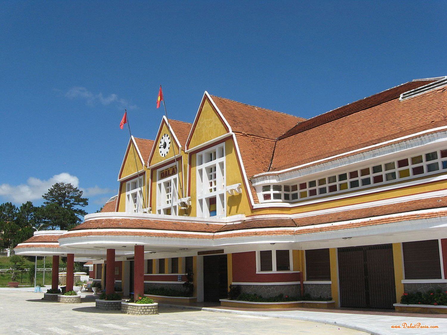Biệt thự sân vườn đẹp, gần KDL Thung Lũng Tình Yêu, thành phố Đà Lạt. Cách Hồ Xuân Hương, Vườn Hoa Đà Lạt 1km, phù hợp nghỉ dưỡng và kinh doanh homestay, giá tốt đầu tư.